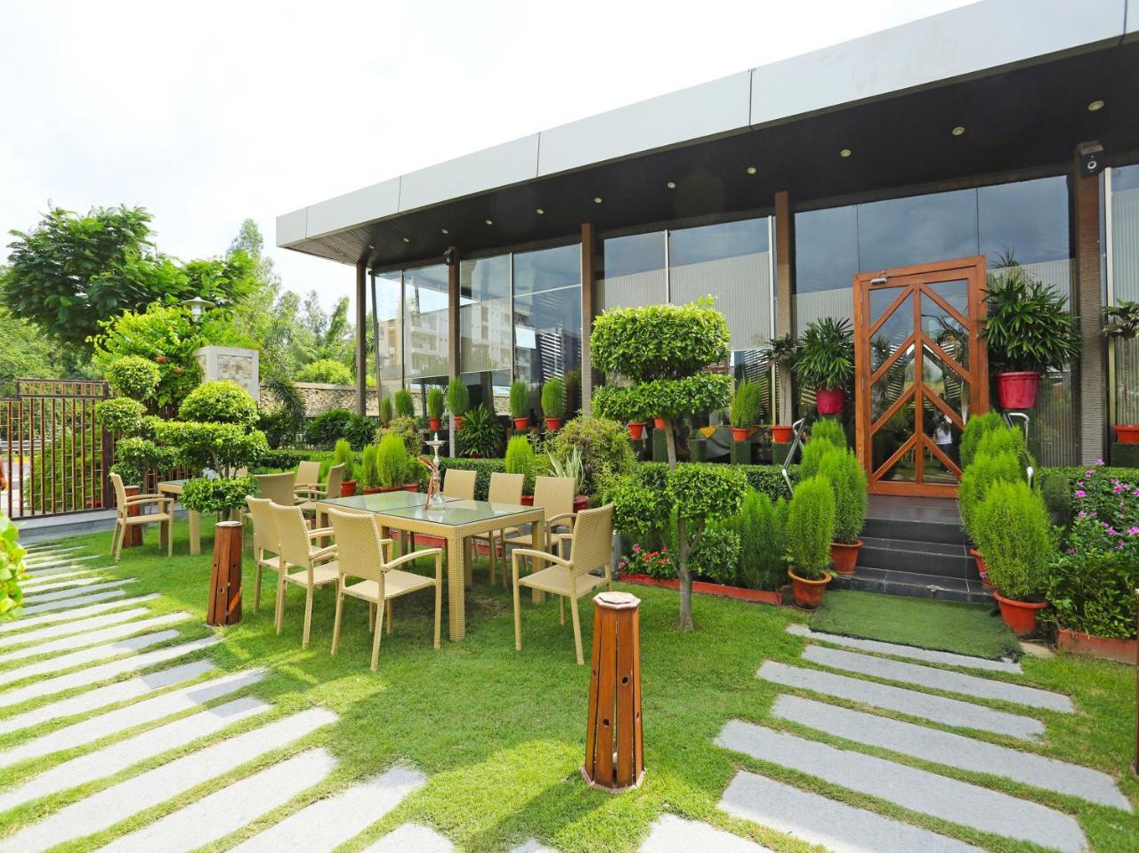 Golden Blossom Imperial Resorts Lucknow Exteriör bild