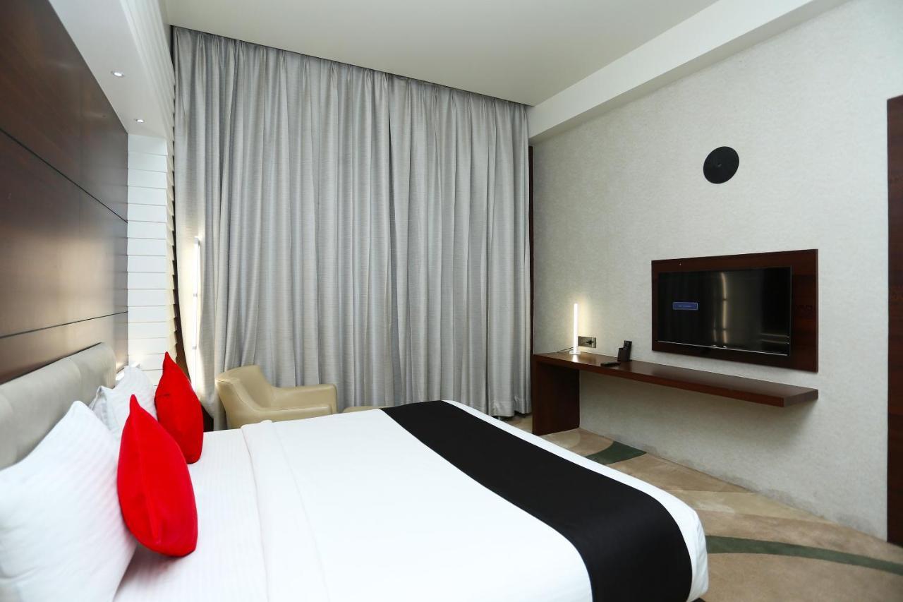 Golden Blossom Imperial Resorts Lucknow Exteriör bild